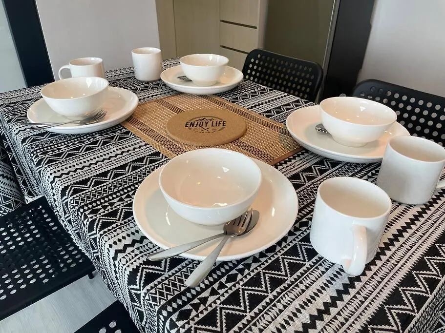 Jesselton Quay,2Br,4-5Pax,Mountain View Apartment Kota Kinabalu